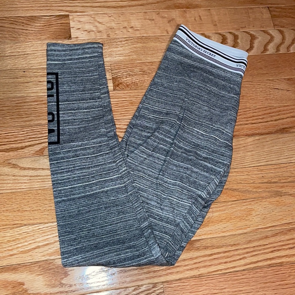 Victoria’s Secret gray leggings